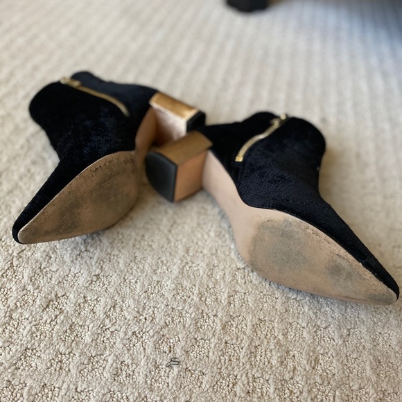 Calvin Klein black suede Booties - Picture 3 of 7